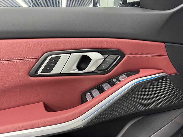 Фото 19 - BMW i3