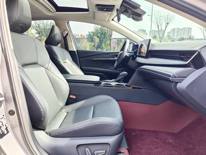 Toyota Camry 2026 2026款 双擎 2.0HSE 运动Lite版