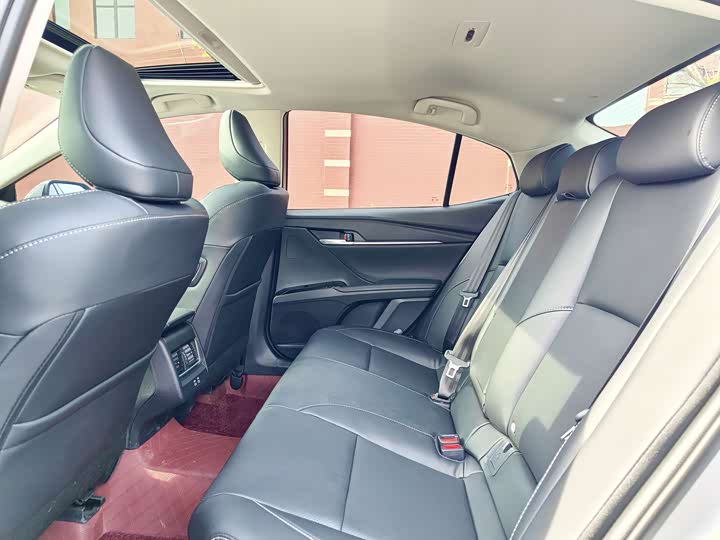 Toyota Camry 2026 2026款 双擎 2.0HSE 运动Lite版