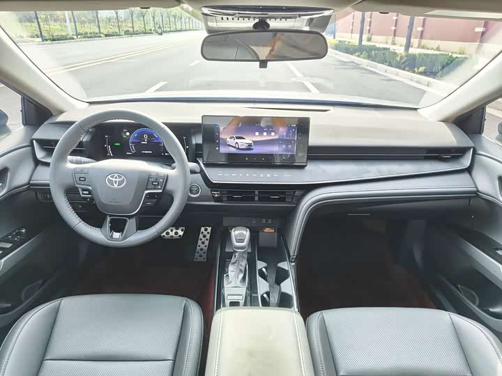 Toyota Camry 2026 2026款 双擎 2.0HSE 运动Lite版