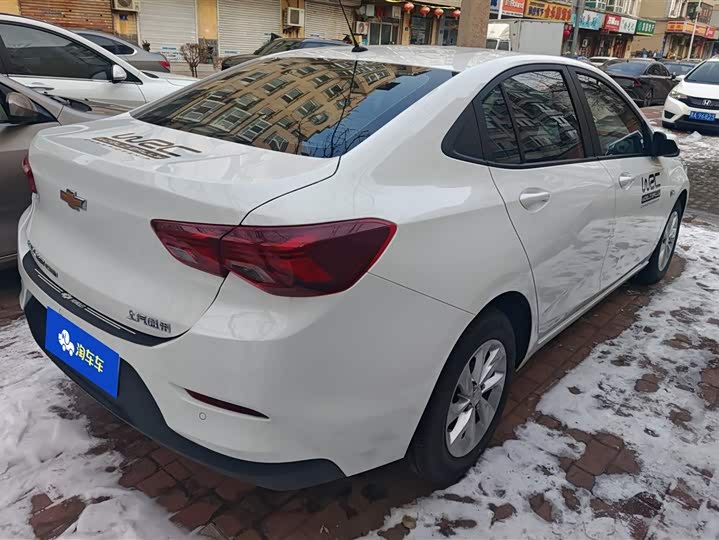 Фото 3 - Chevrolet Onix (Cavalier)