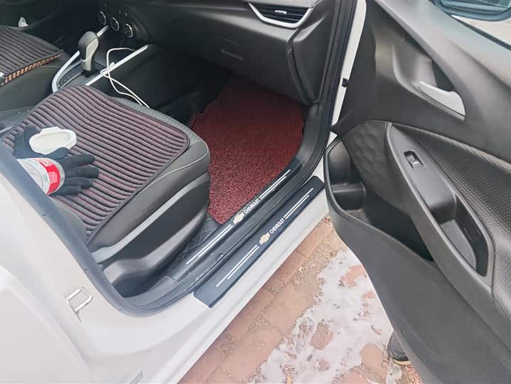 Фото 8 - Chevrolet Onix (Cavalier)
