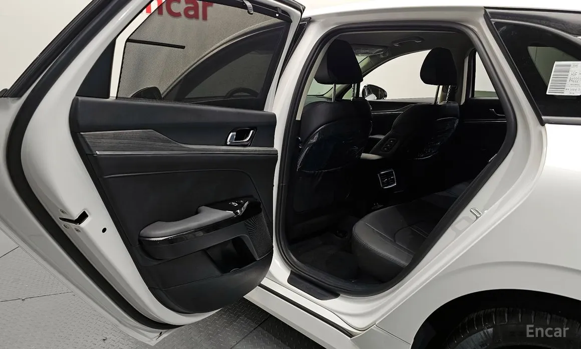 Photo 11 - Kia K5