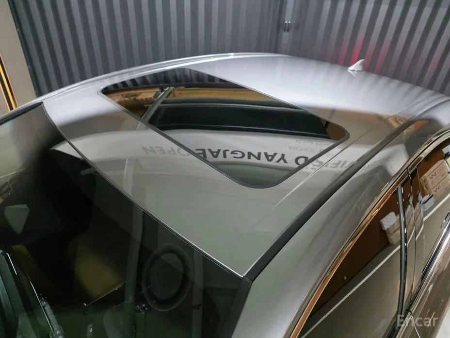 Toyota Camry 2024 2.5 XLE Hybrid