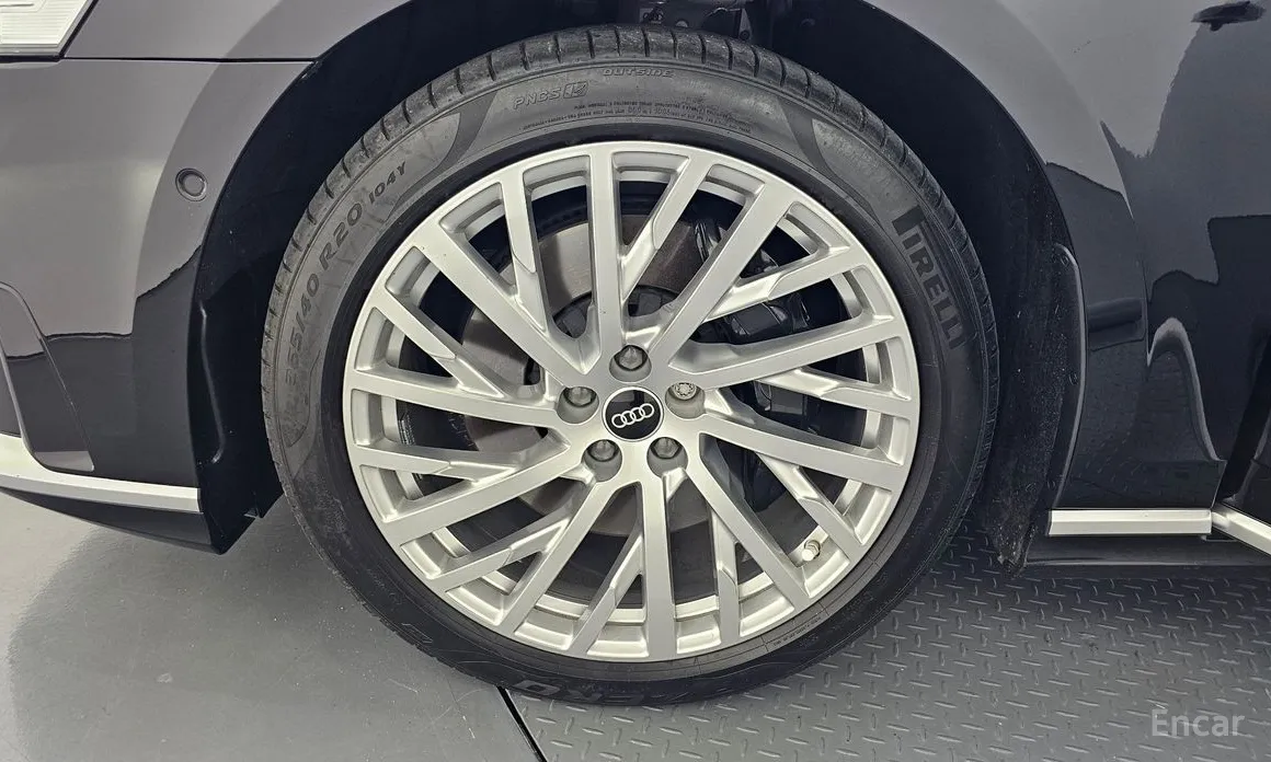 Фото 5 - Audi A8