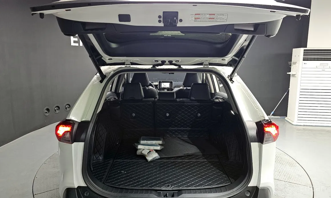 Toyota RAV4 2019 2.5 2WD Hybrid