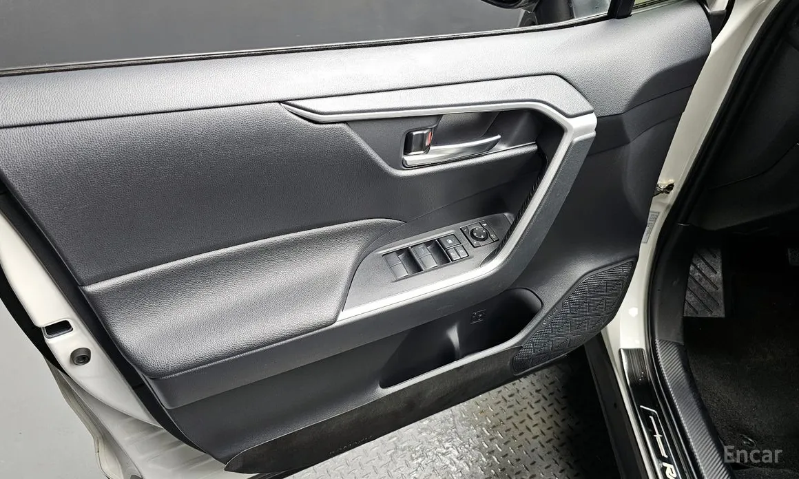 Toyota RAV4 2019 2.5 2WD Hybrid
