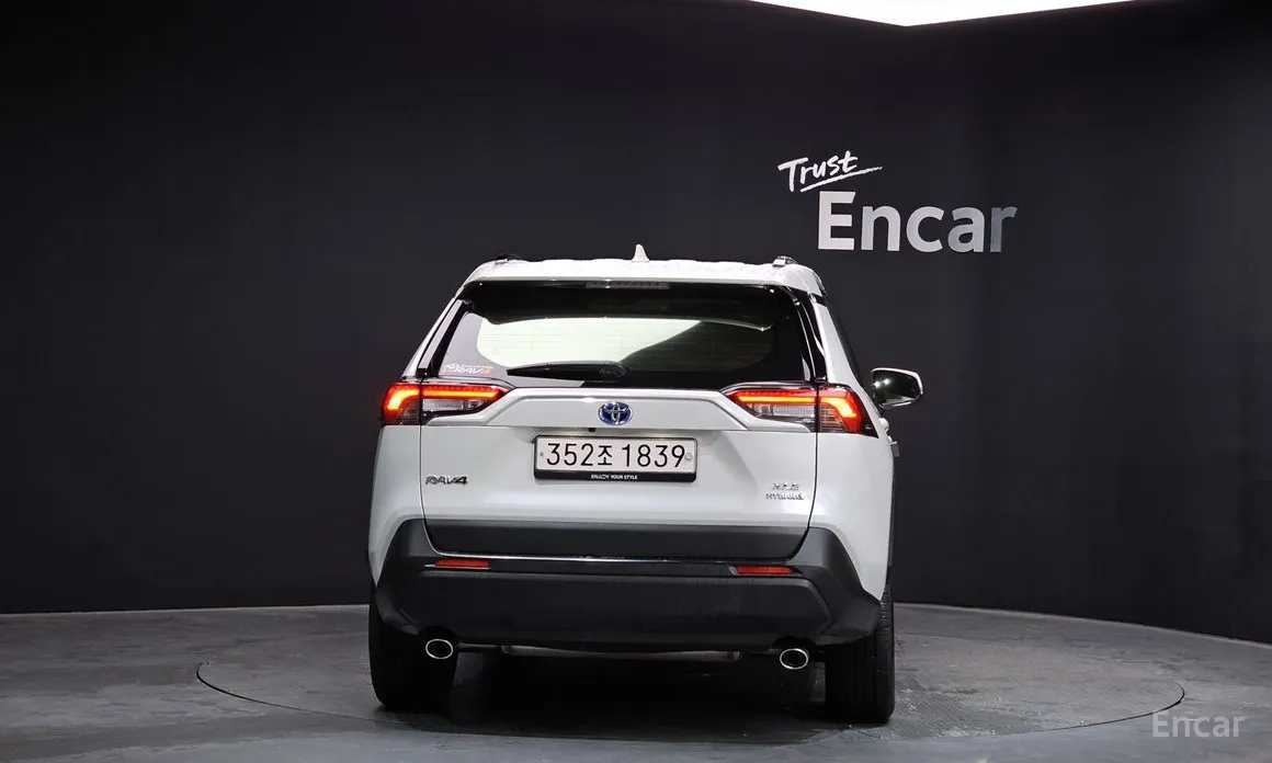 Toyota RAV4 2019 2.5 2WD Hybrid