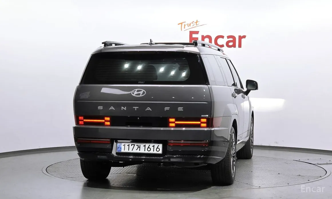 Фото 4 - Hyundai Santa Fe