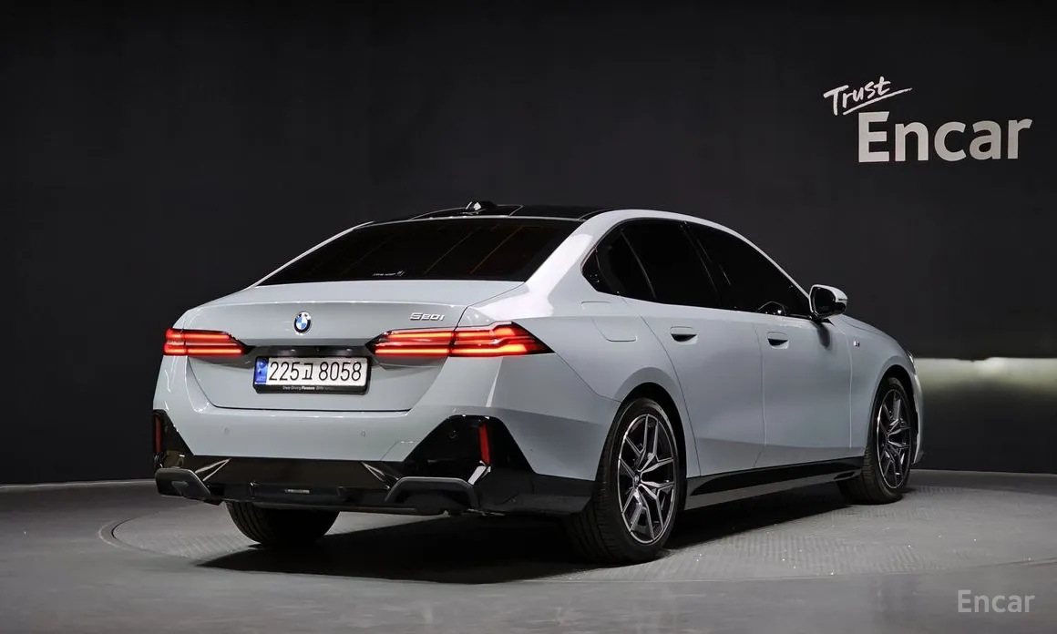 BMW 5 Series 2023 520i M Sport
