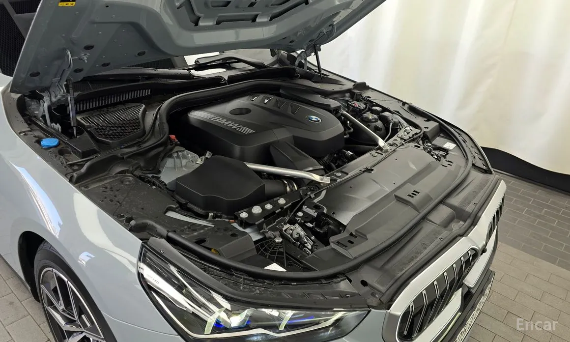 BMW 5 Series 2023 520i M Sport