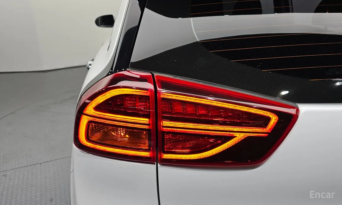 Фото 23 - Kia Niro