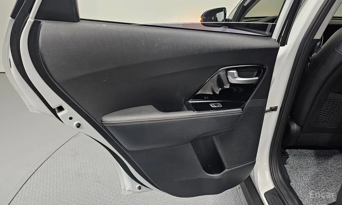 Фото 25 - Kia Niro