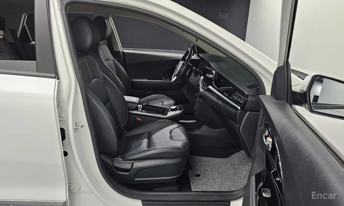 Фото 26 - Kia Niro