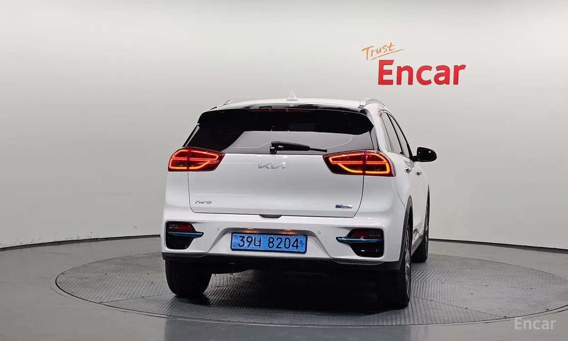 Фото 4 - Kia Niro