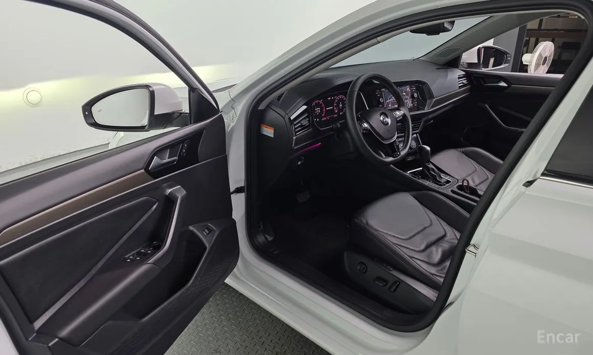 Photo 10 - Volkswagen Jetta