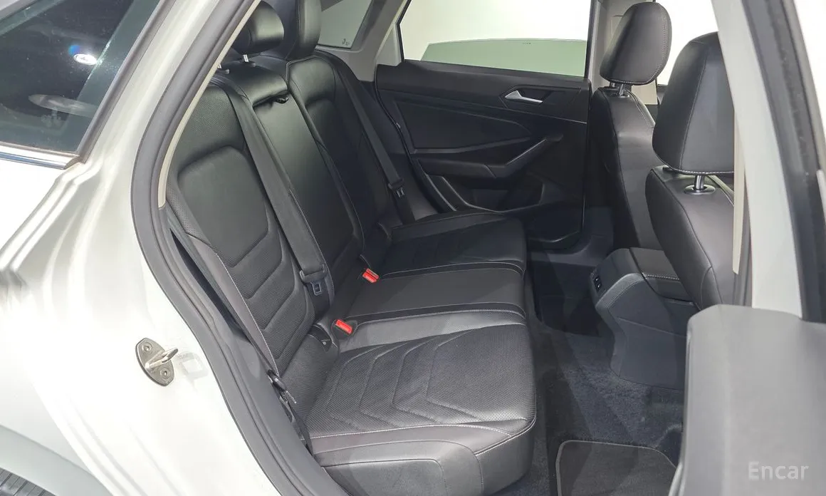 Photo 11 - Volkswagen Jetta