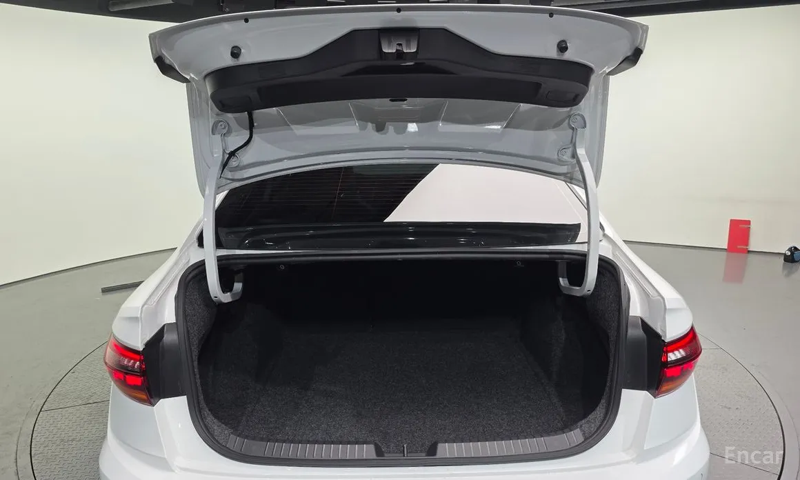 Photo 20 - Volkswagen Jetta
