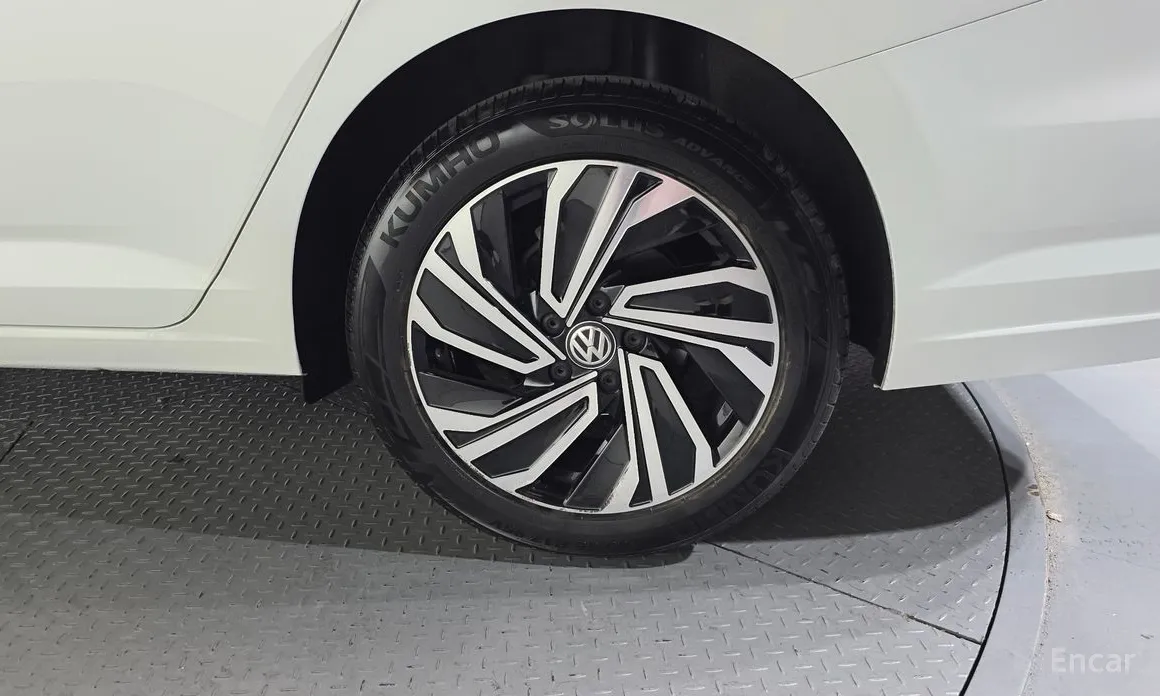 Photo 21 - Volkswagen Jetta