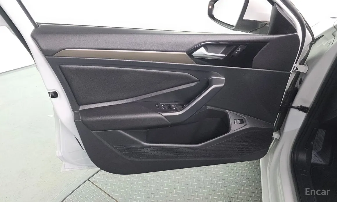 Photo 24 - Volkswagen Jetta