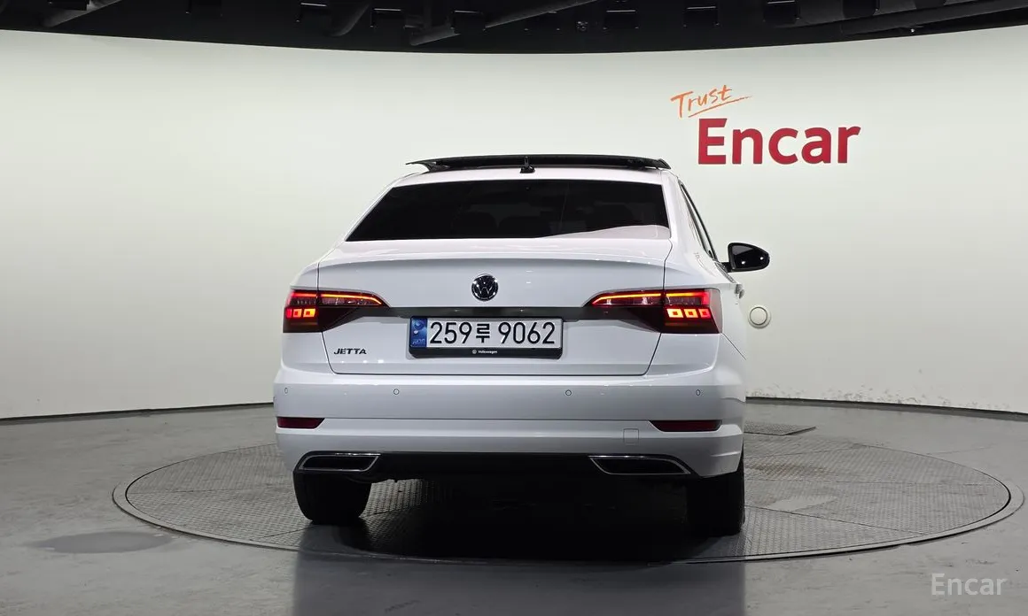 Photo 4 - Volkswagen Jetta