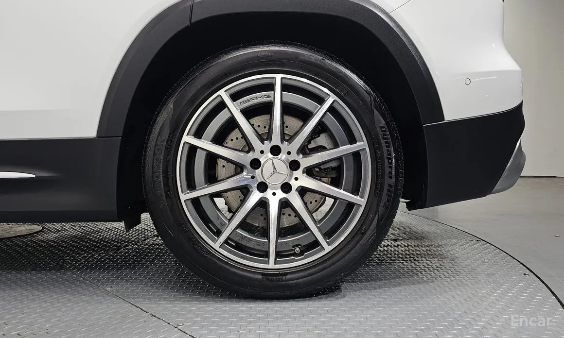 Фото 21 - Mercedes-Benz GLB-Class