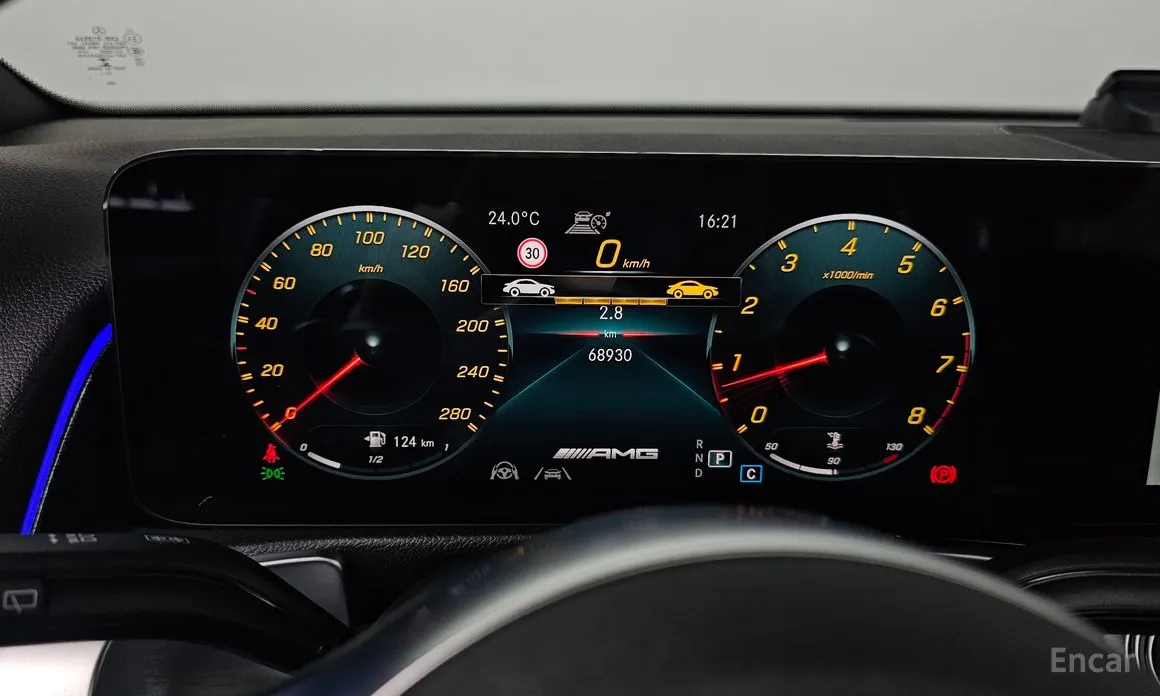 Фото 8 - Mercedes-Benz GLB-Class