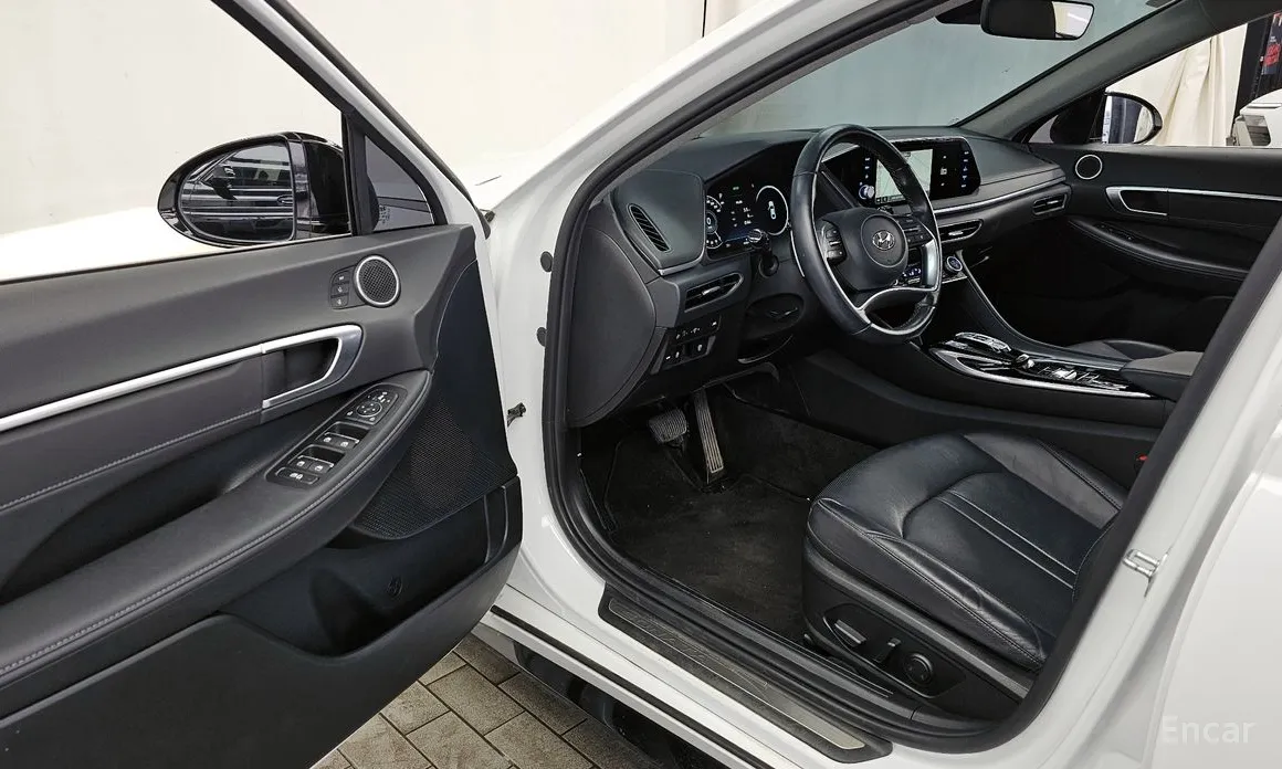 Фото 10 - Hyundai Sonata