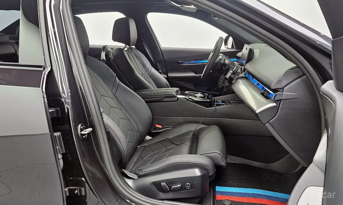 Фото 26 - BMW 5 Series