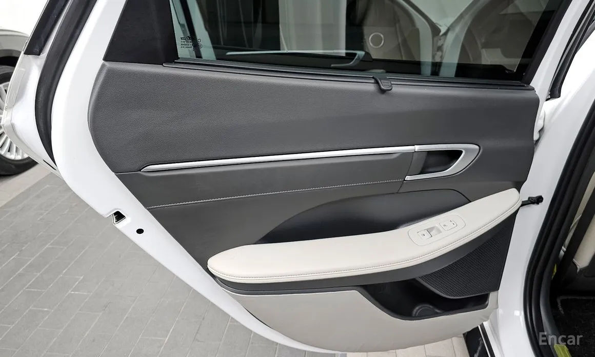 Zdjęcie 25 - Hyundai Sonata
