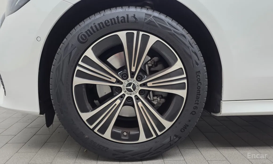 Mercedes-Benz E-Class 2024 E200 Avantgarde