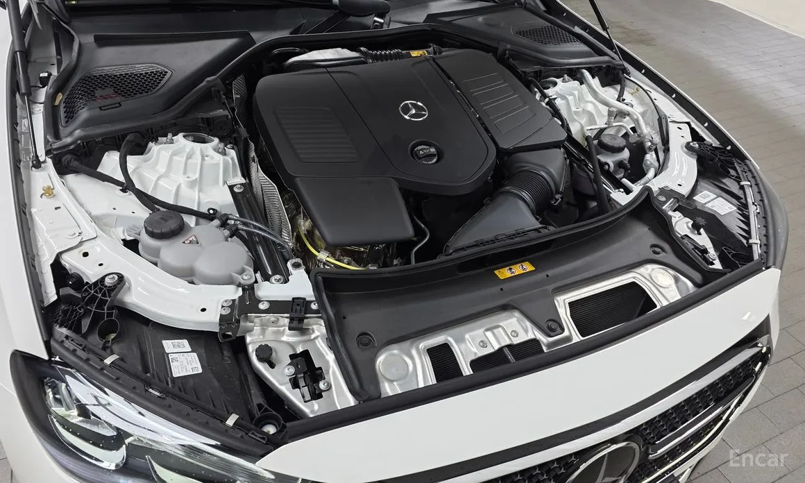 Mercedes-Benz E-Class 2024 E200 Avantgarde