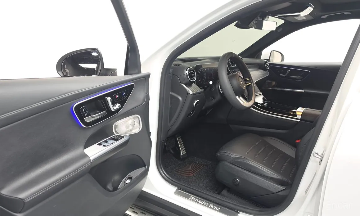 Mercedes-Benz GLC-Class 2023 GLC300 4MATIC AMG Line