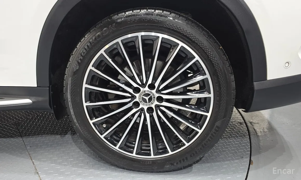 Mercedes-Benz GLC-Class 2023 GLC300 4MATIC AMG Line