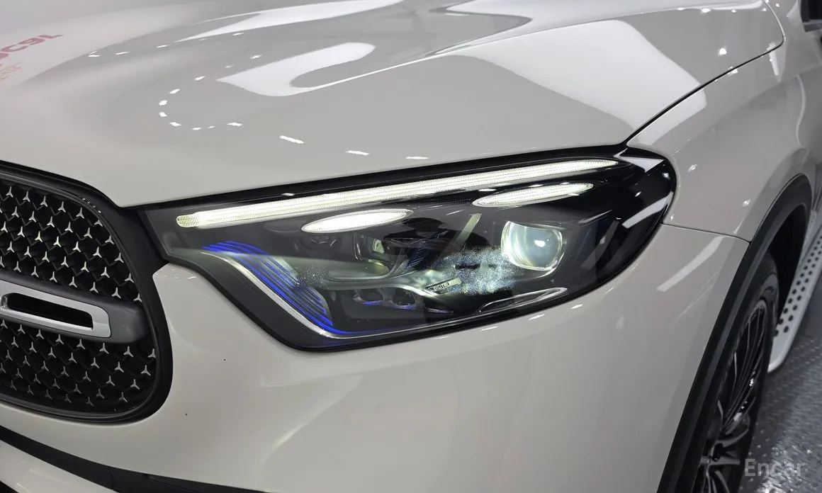 Mercedes-Benz GLC-Class 2023 GLC300 4MATIC AMG Line