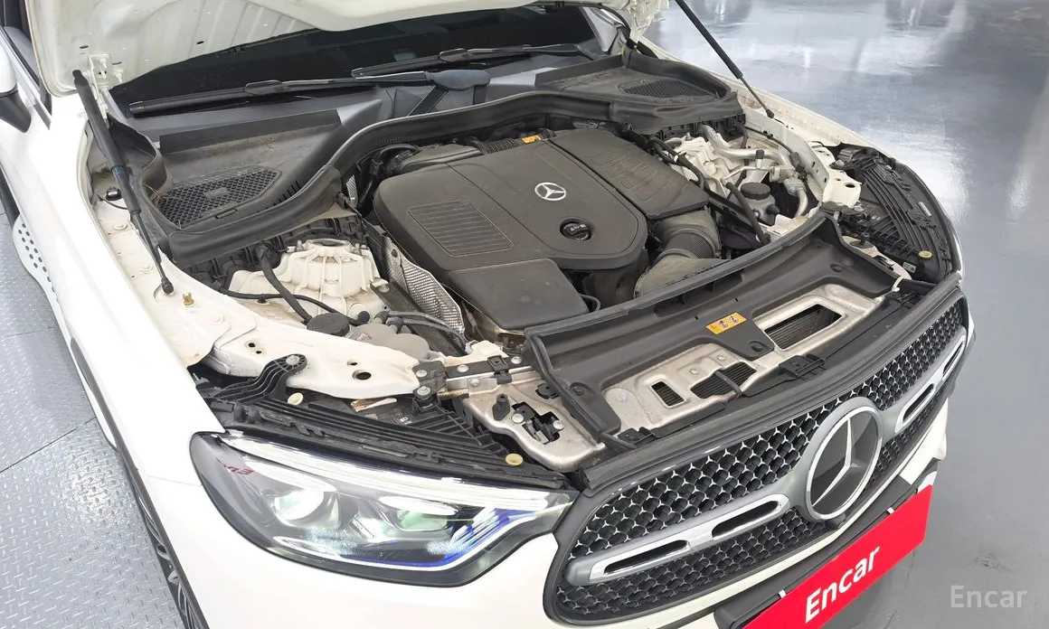 Mercedes-Benz GLC-Class 2023 GLC300 4MATIC AMG Line