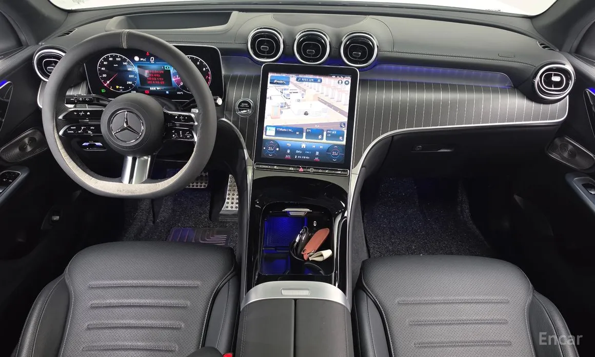 Mercedes-Benz GLC-Class 2023 GLC300 4MATIC AMG Line