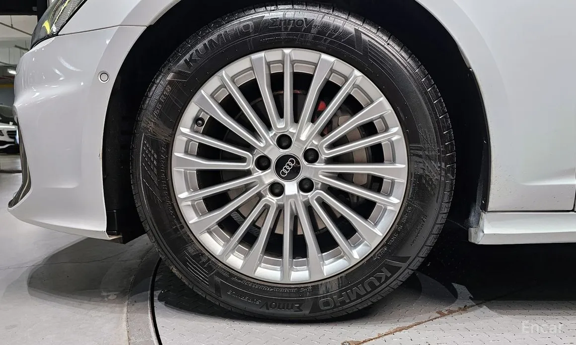 Фото 5 - Audi A6