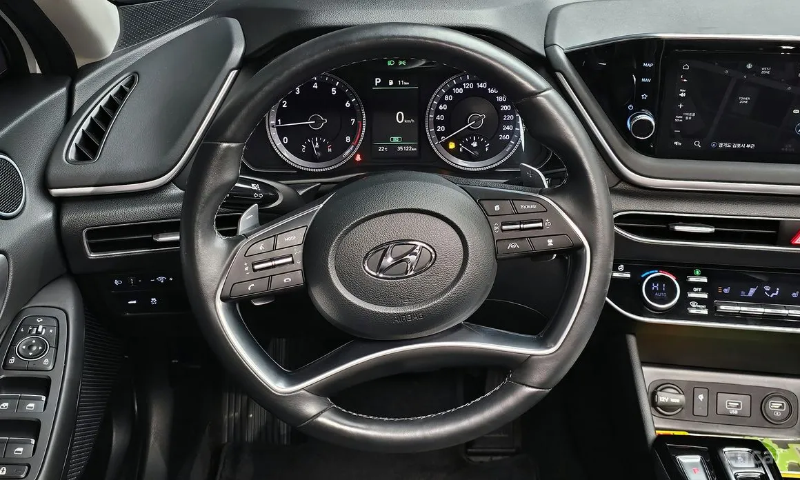 Photo 15 - Hyundai Sonata
