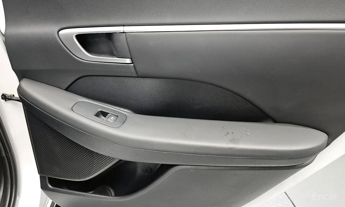 Photo 25 - Hyundai Sonata