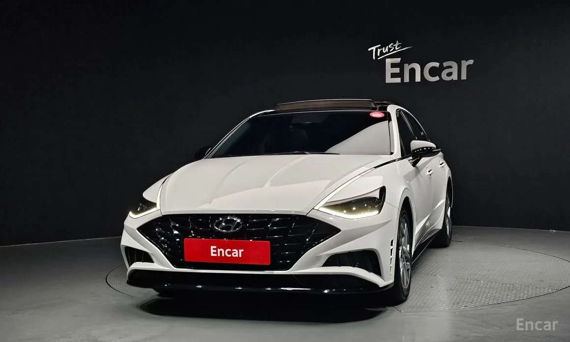 Photo 3 - Hyundai Sonata