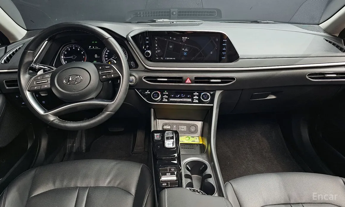 Photo 7 - Hyundai Sonata
