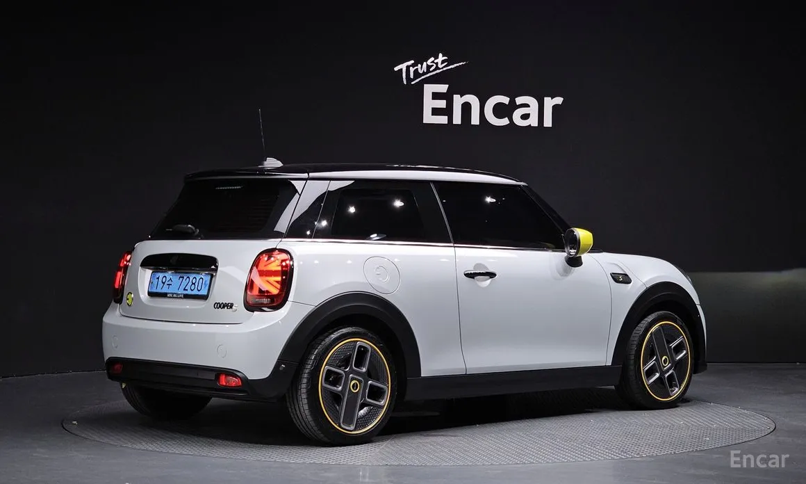 Фото 2 - Mini Cooper