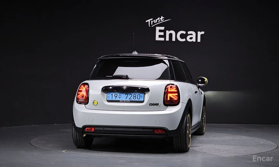 Фото 4 - Mini Cooper