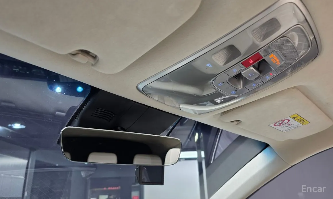 Фото 30 - Genesis GV70