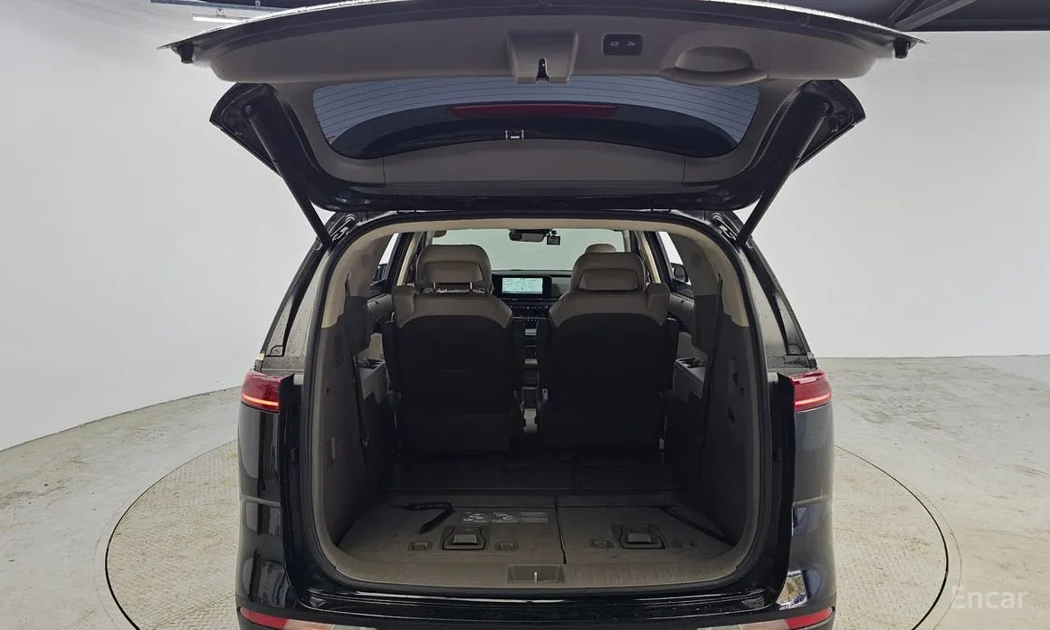 Photo 17 - Kia Carnival
