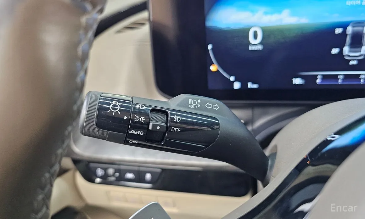Photo 18 - Kia Carnival
