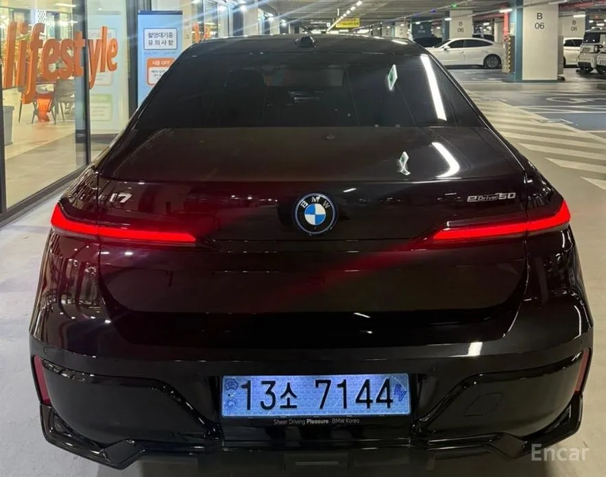 BMW i7 2022 eDrive 50 M Sport