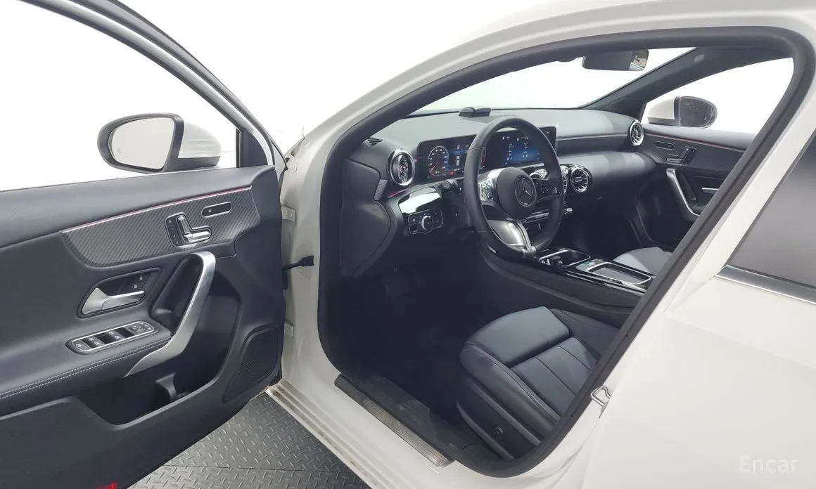 Фото 10 - Mercedes-Benz A-Class