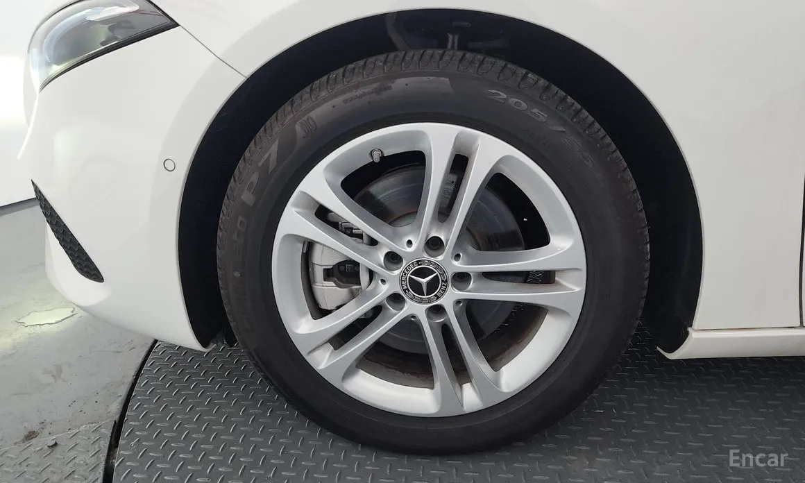 Фото 5 - Mercedes-Benz A-Class